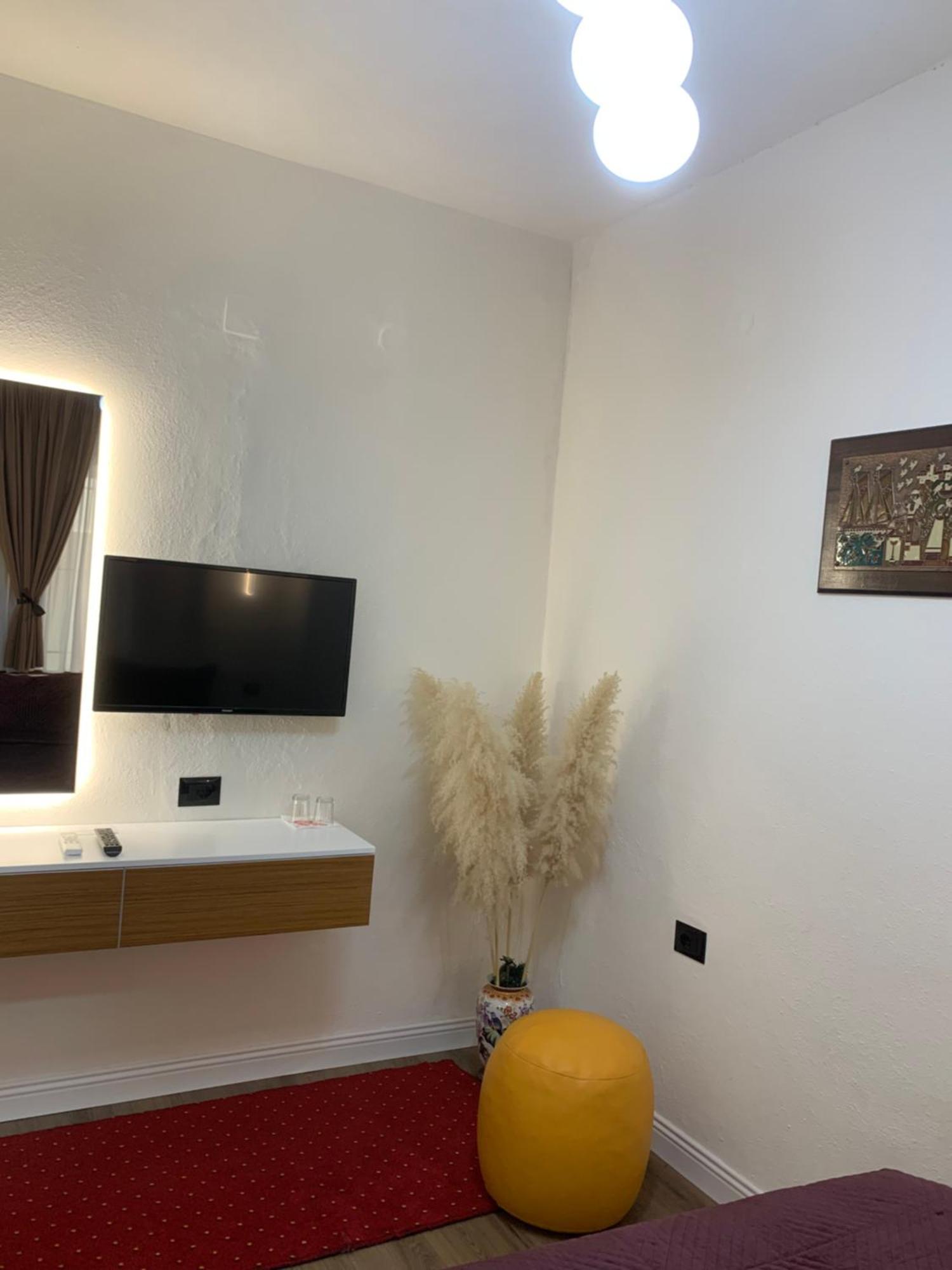 Manga Guesthouse จีโรคาสเตอร์ ภายนอก รูปภาพ