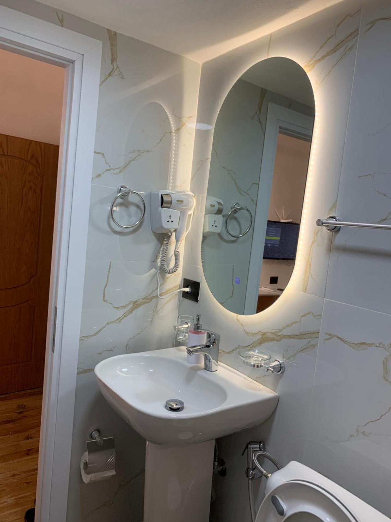 Manga Guesthouse จีโรคาสเตอร์ ภายนอก รูปภาพ
