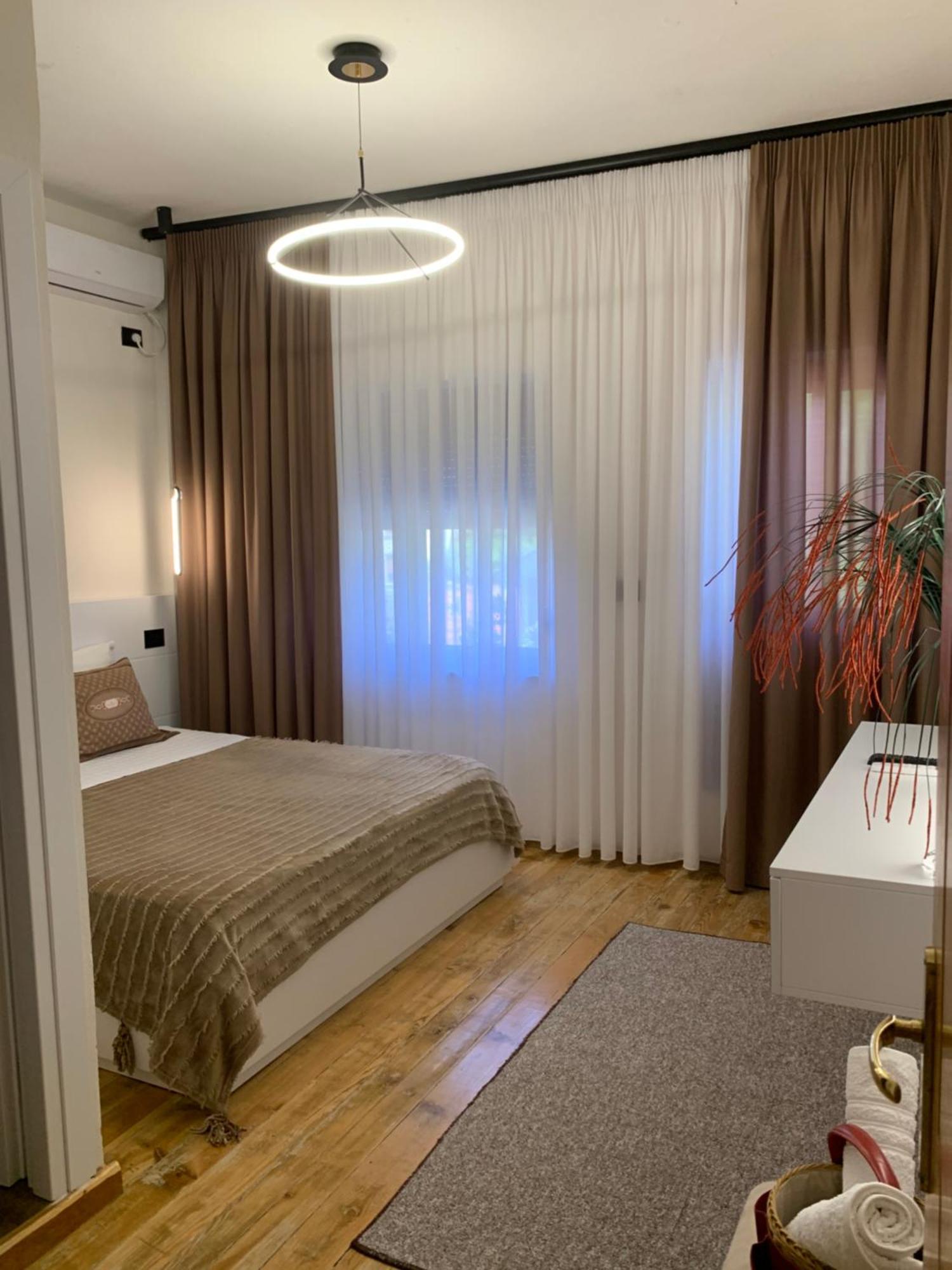 Manga Guesthouse จีโรคาสเตอร์ ภายนอก รูปภาพ
